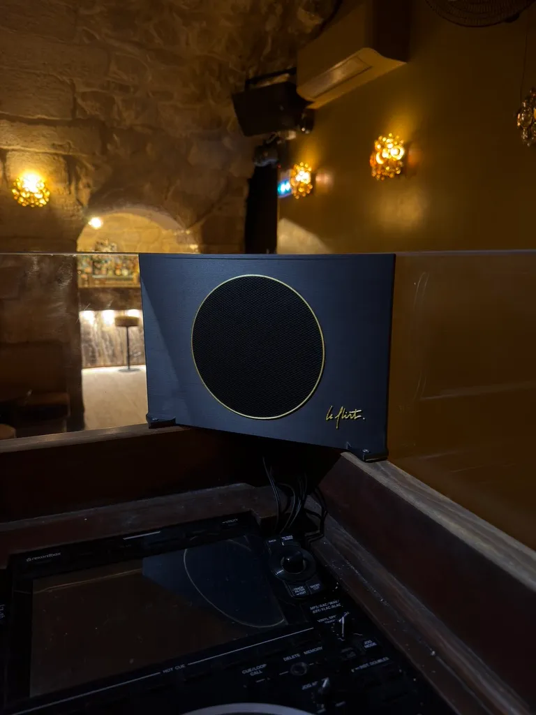 Close-up of Le Flirt custom DJ monitor
